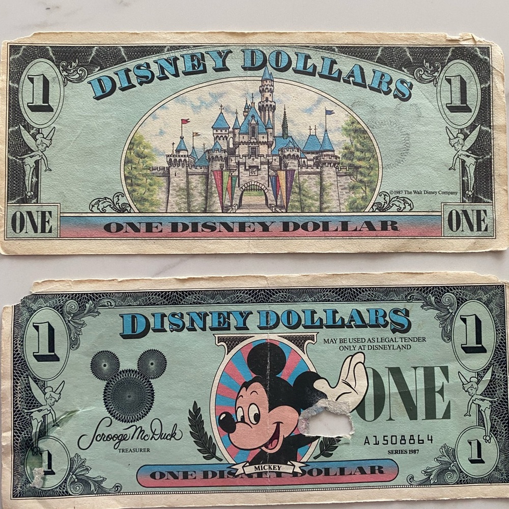A total of four Disney currency $1 denominations 1987 and 1989 series - Picture 2 of 14